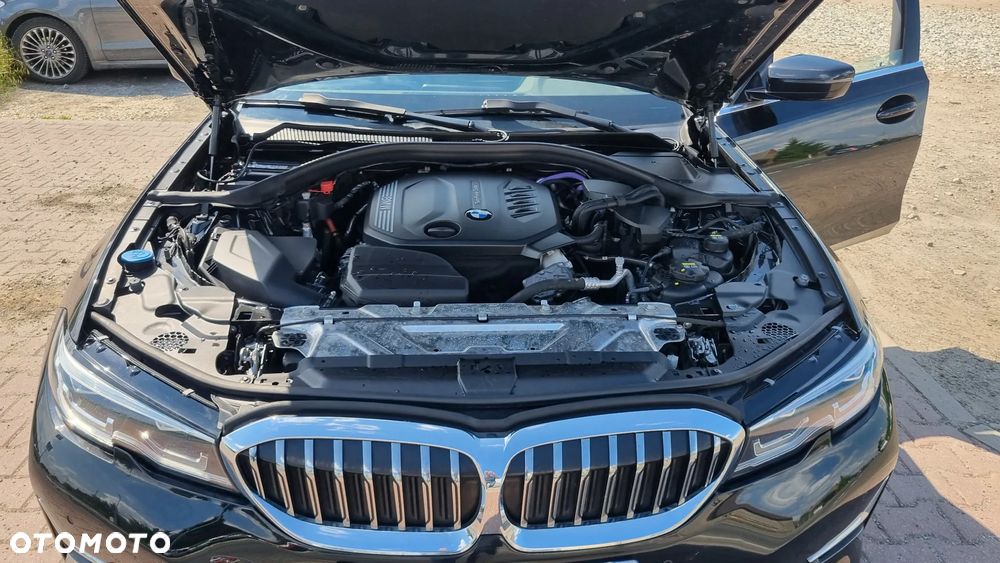 BMW Seria 3 320d Luxury Line Purity sport - 34