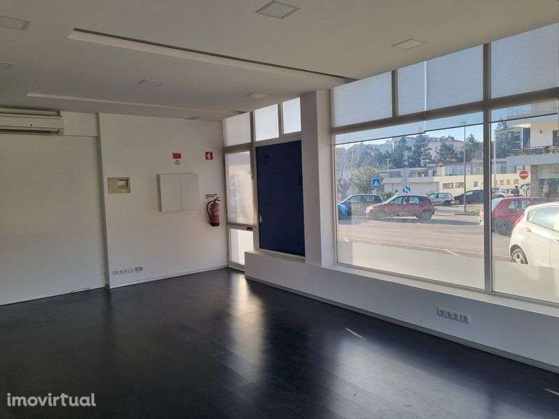 Loja Centro Lousã com boas  montras - Grande imagem: 4/6