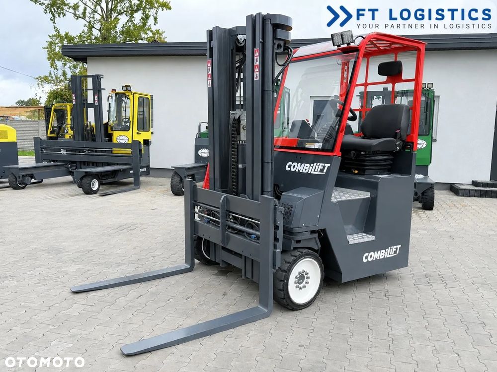 Combilift WÓZEK CZTEROKIERUNKOWY - WIELOKIERUNKOWY | COMBILIFT CB4000 | GAS | TRIPLEX 5200 MM | POZYCJONER WIDEŁ | PRZESU WIDEŁ | WOLNY SKOK | NOWE OPONY | KABINA OTWARTA | PO SERWISIE | STAN IDEALNY - 1