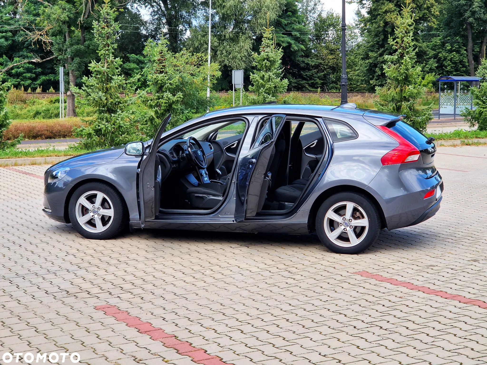 Volvo V40 D2 Momentum - 13