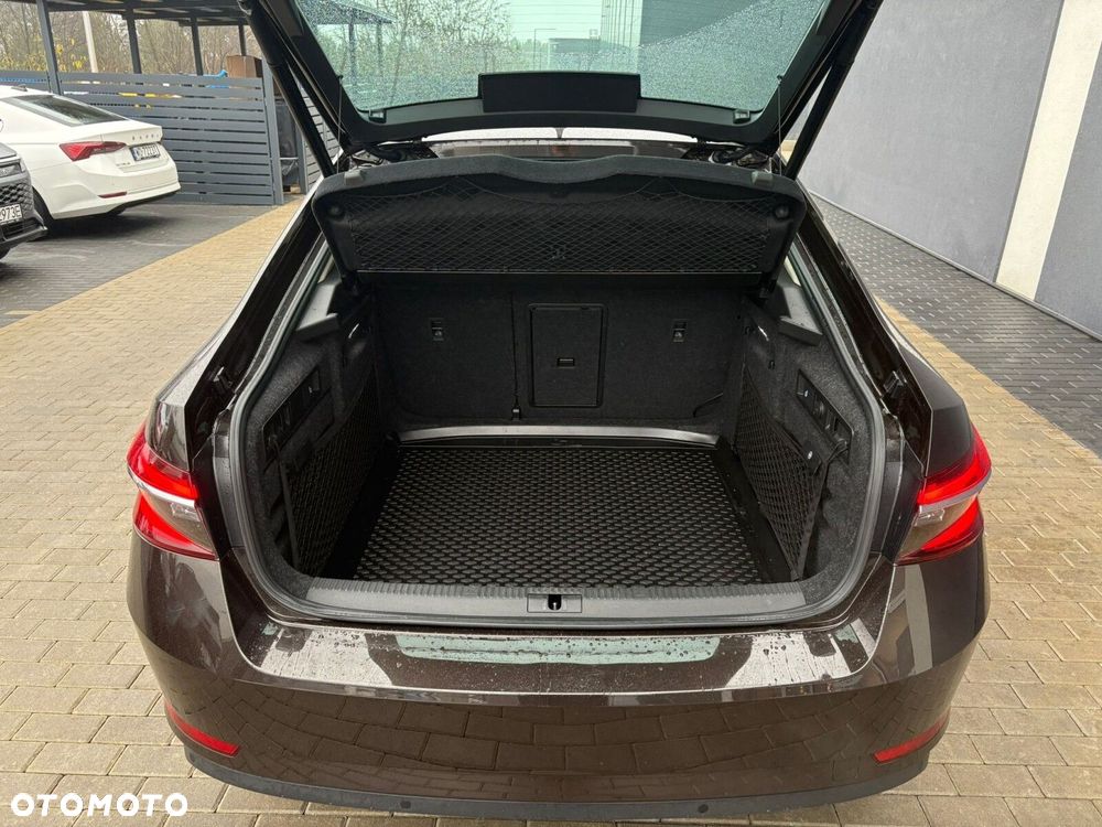 Skoda Superb 2.0 TDI SCR Style DSG - 18