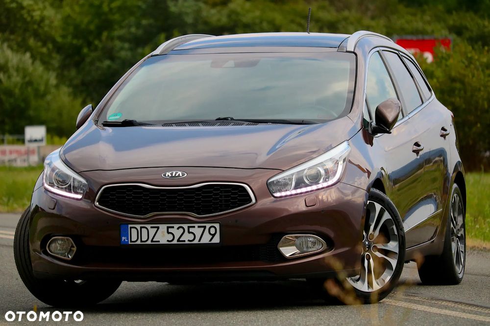 Kia Ceed 1.6 CRDi 128 Fifa World Cup Edition - 14