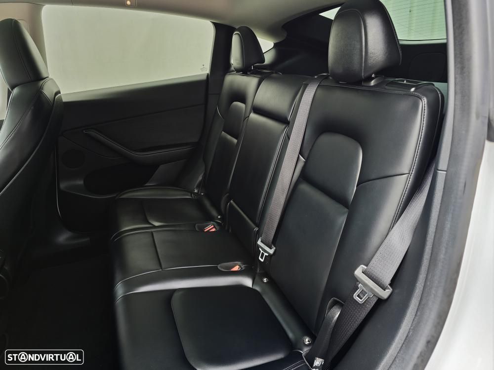 Tesla Model Y Long Range Dual Motor AWD - 19