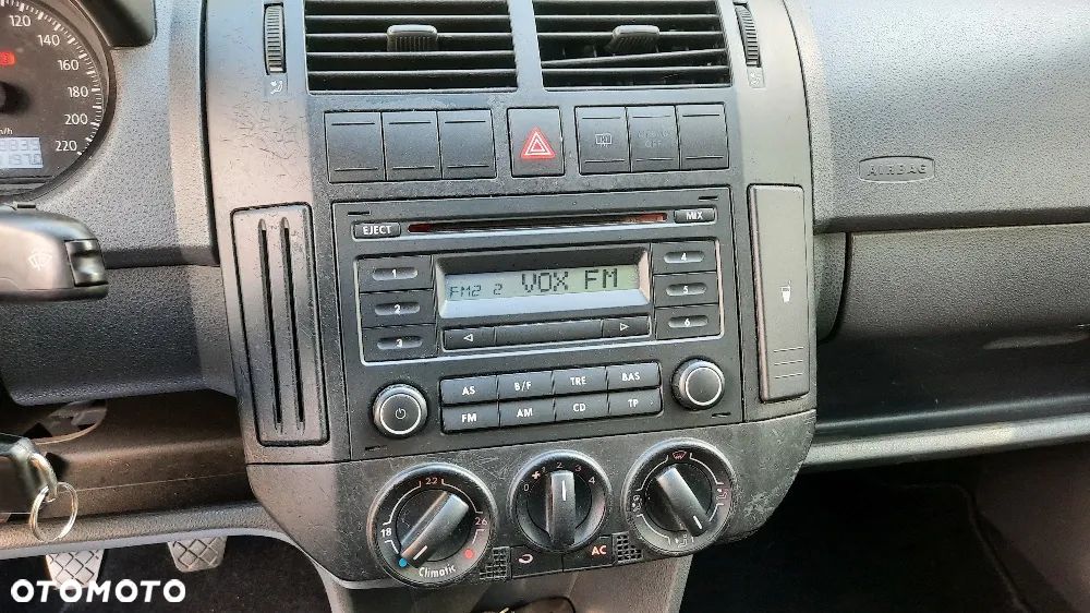 Volkswagen Polo 1.4 16V Trendline - 12
