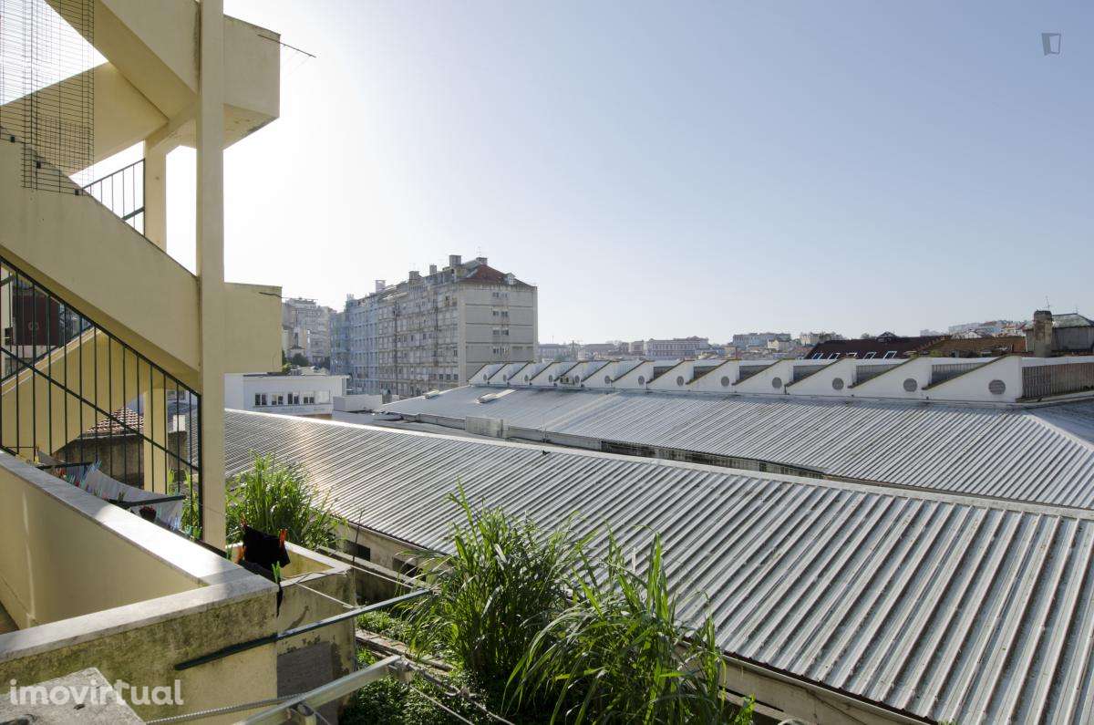 Quarto - localizado em Intendente Lisbon - Grande imagem: 5/21