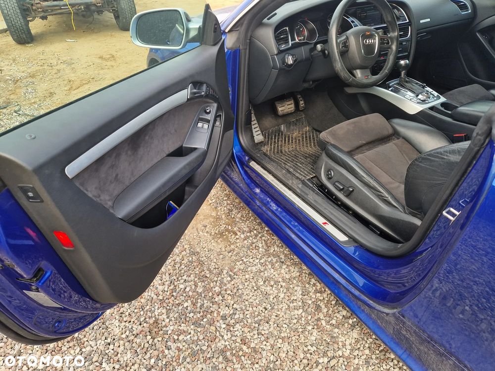 Audi RS5 Coupé - 12