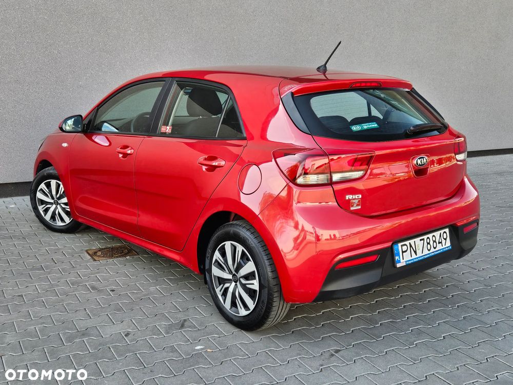 Kia Rio 1.2 L - 4