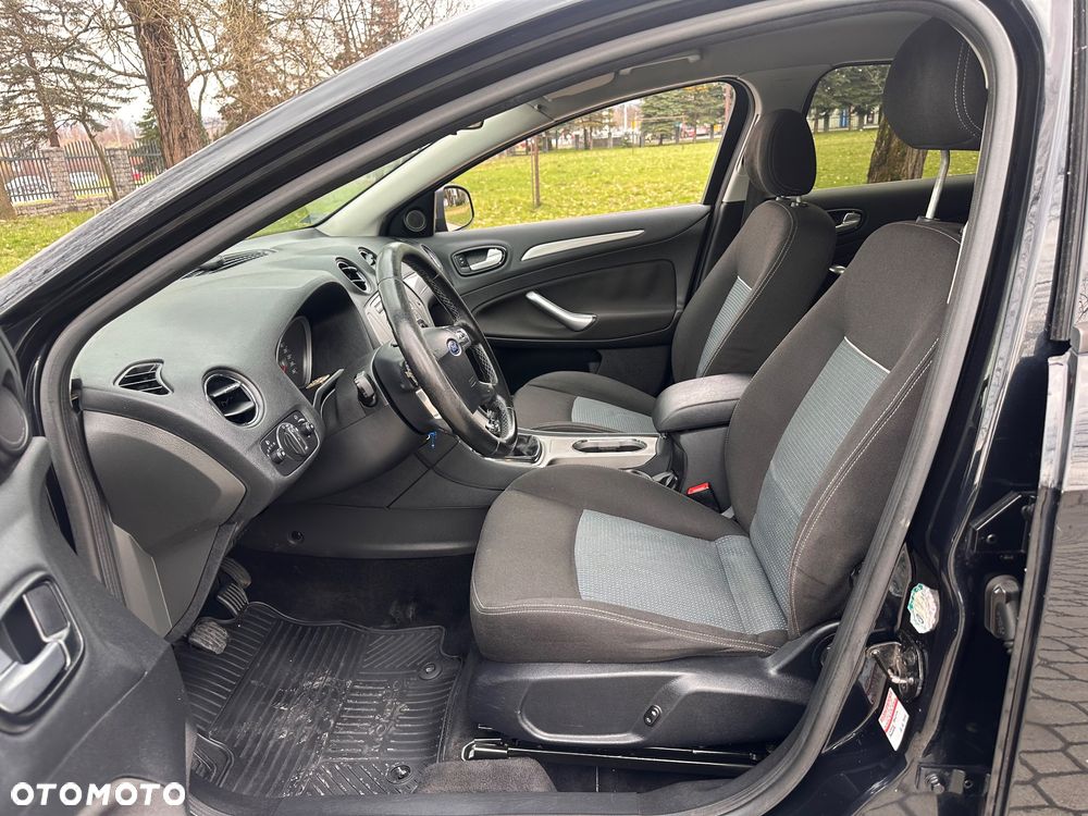 Ford Mondeo 1.8 TDCi Ambiente - 9