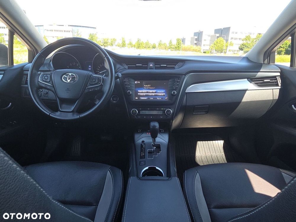 Toyota Avensis 1.8 Premium MS - 32