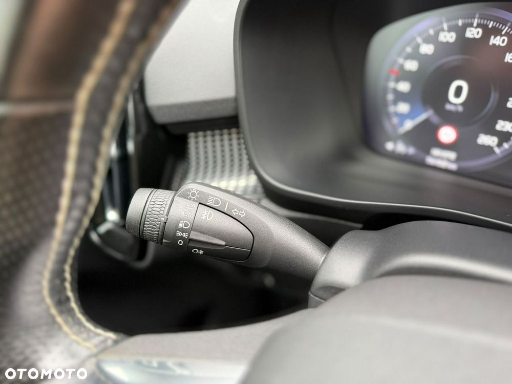 Volvo XC 40 - 30
