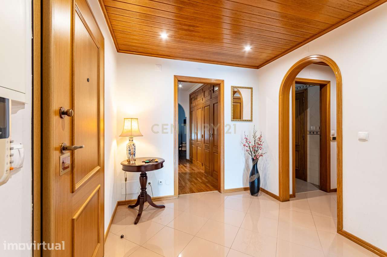 Excelente Apartamento T3 - Jardins da Parede - Grande imagem: 4/32