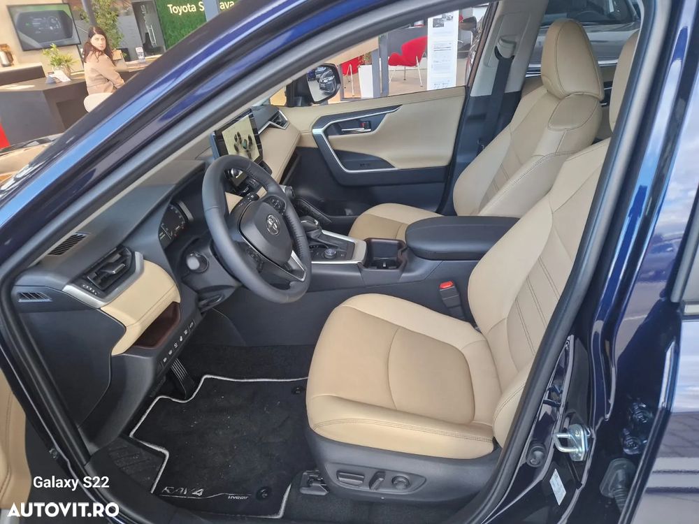 Toyota RAV4 - 8