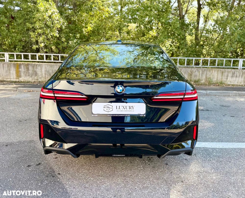BMW Seria 5 520i AT MHEV - 4