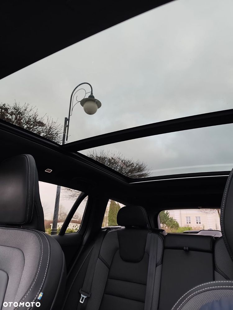 Volvo V60 T6 AWD Plug-In Hybrid Ultra Dark - 12