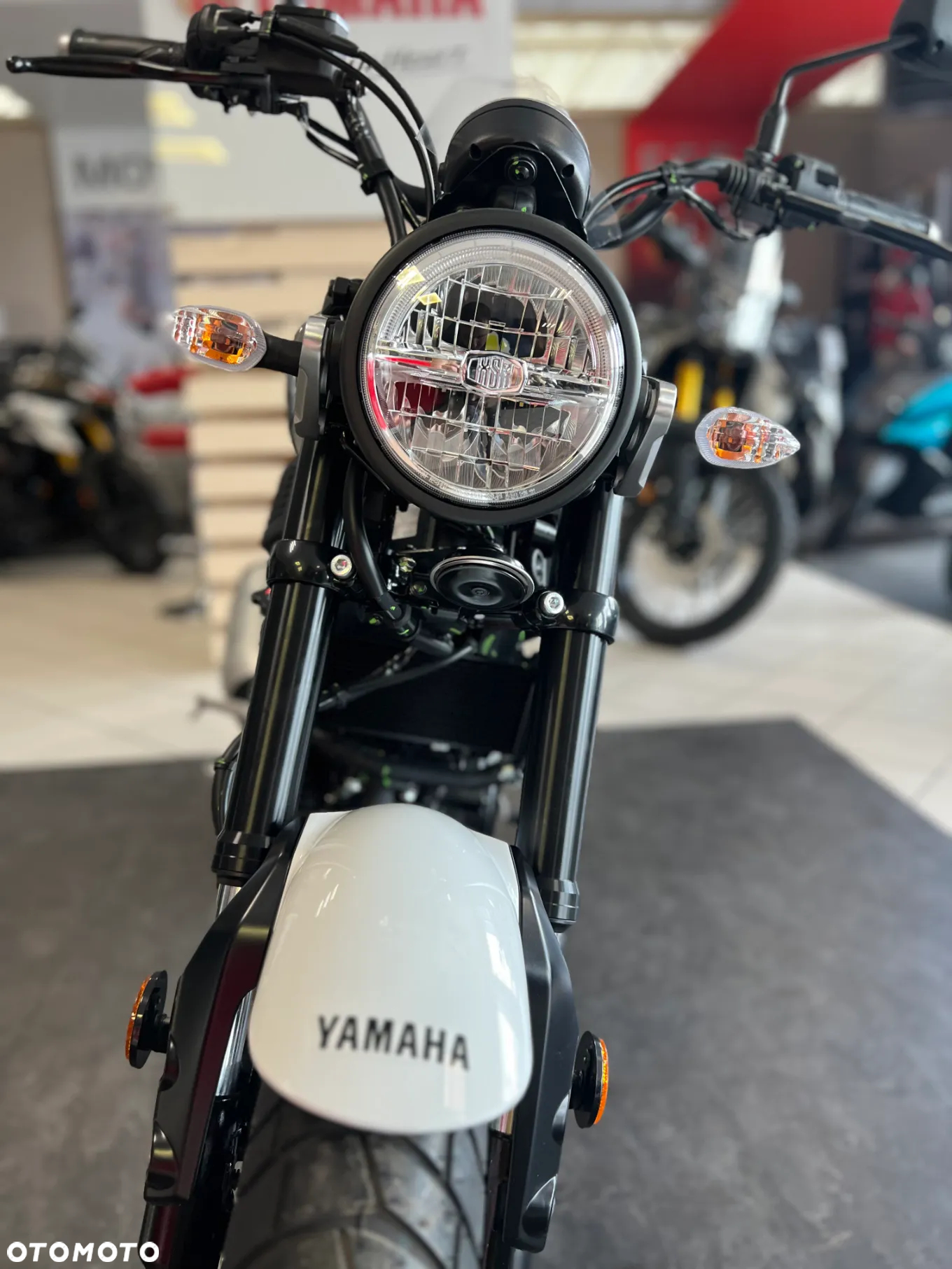 Yamaha XSR - 9