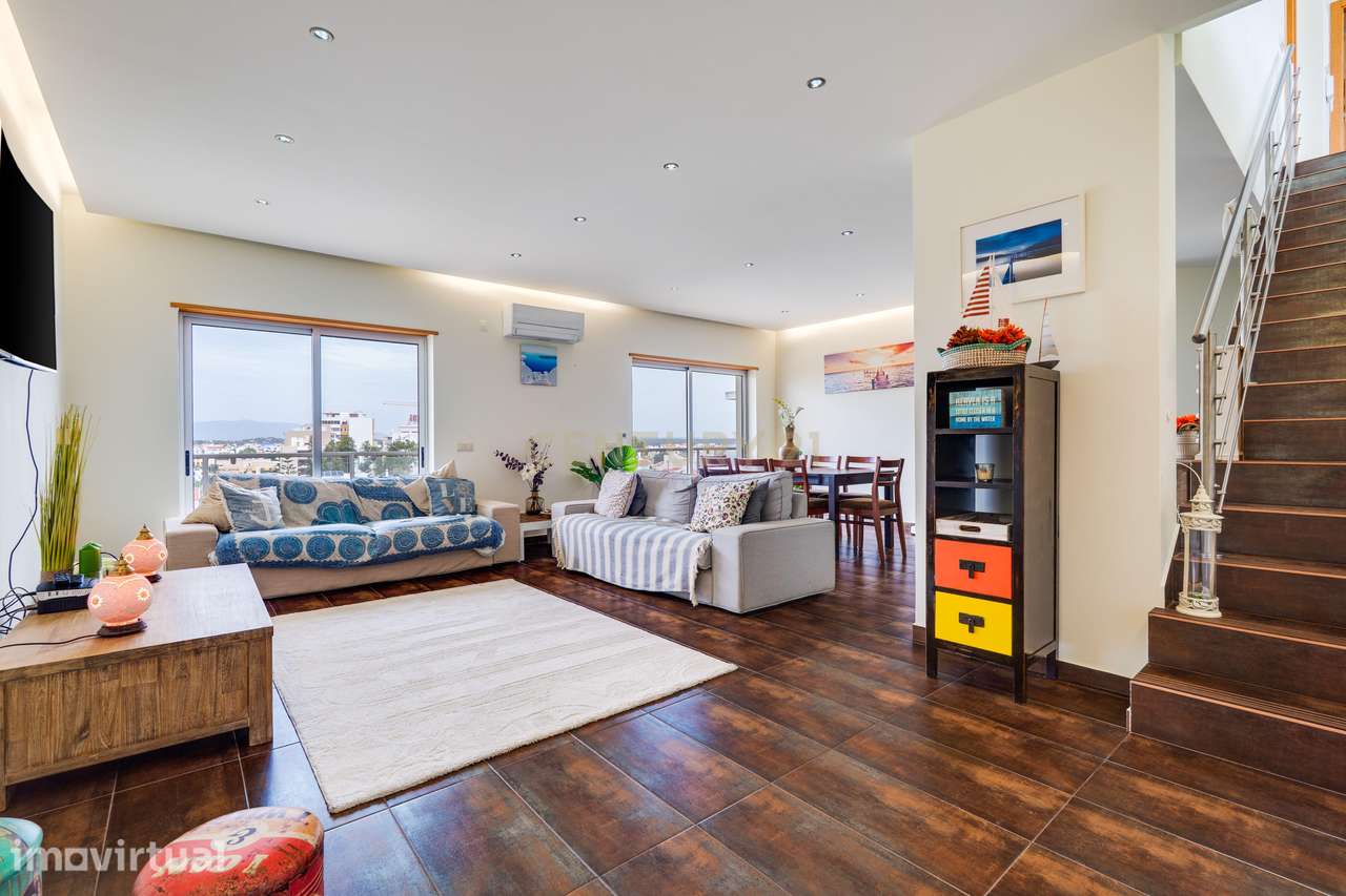 Exclusivo Duplex T4 com terraço de 144m2, Box e estacionamento privati - Grande imagem: 3/35