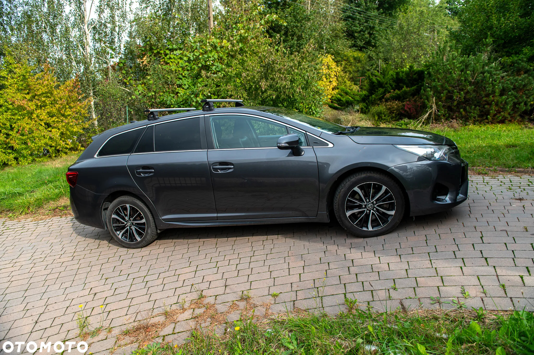 Toyota Avensis 2.0 D-4D Premium - 2