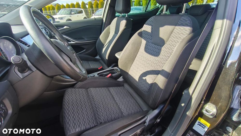 Opel Astra 1.4 Turbo 120 Jahre - 8