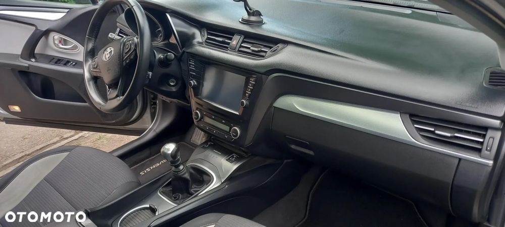 Toyota Avensis 1.8 Business Edition - 15