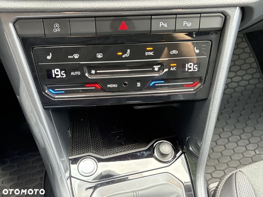 Volkswagen T-Roc 1.5 TSI Style DSG - 23