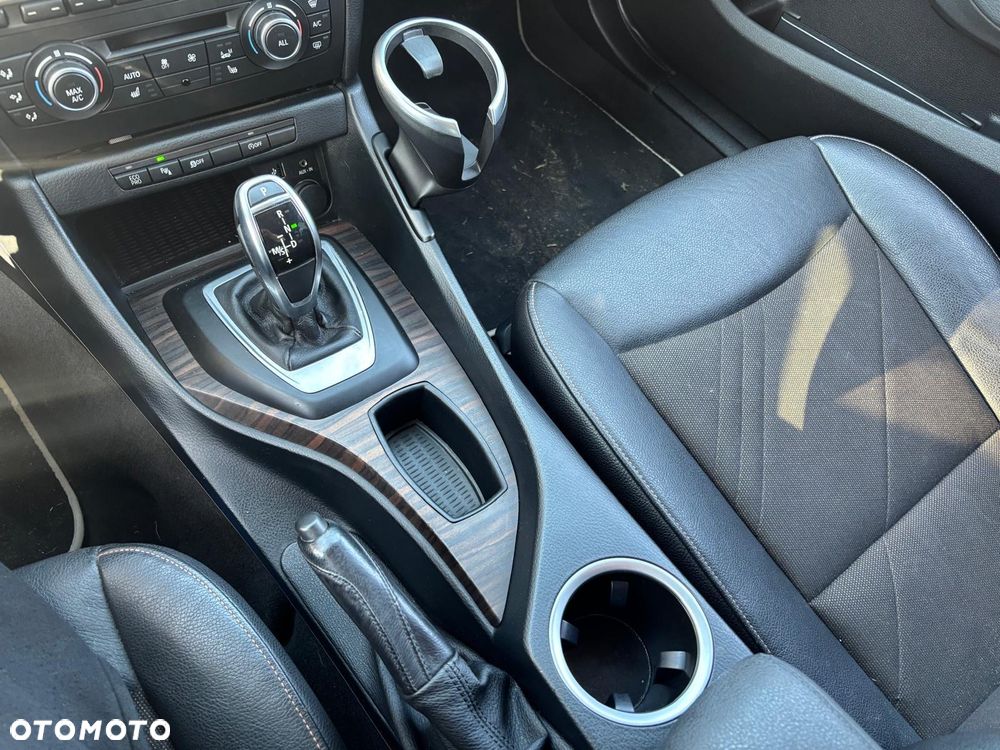 BMW X1 sDrive20i Sport Line - 29