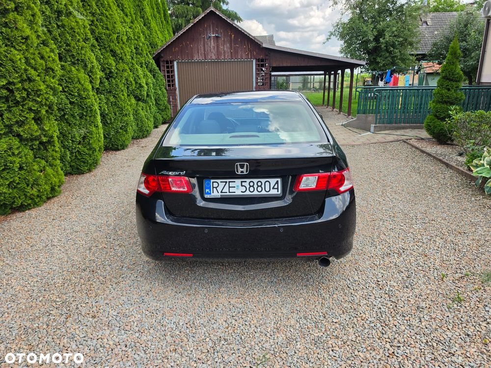 Honda Accord 2.0 Executive Nav - 6