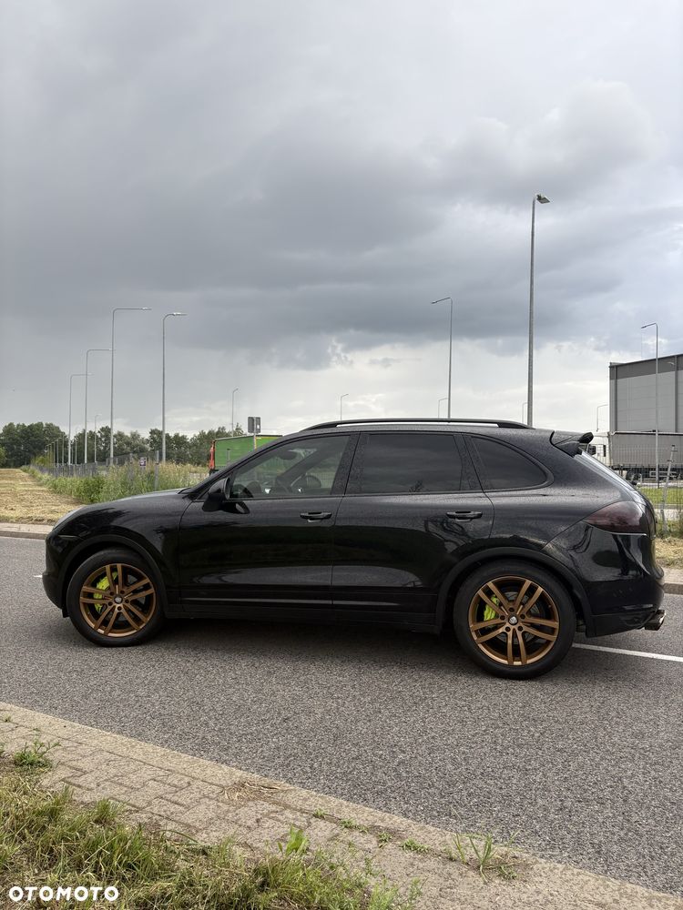 Porsche Cayenne - 2