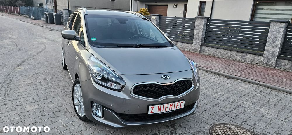 Kia Carens - 2