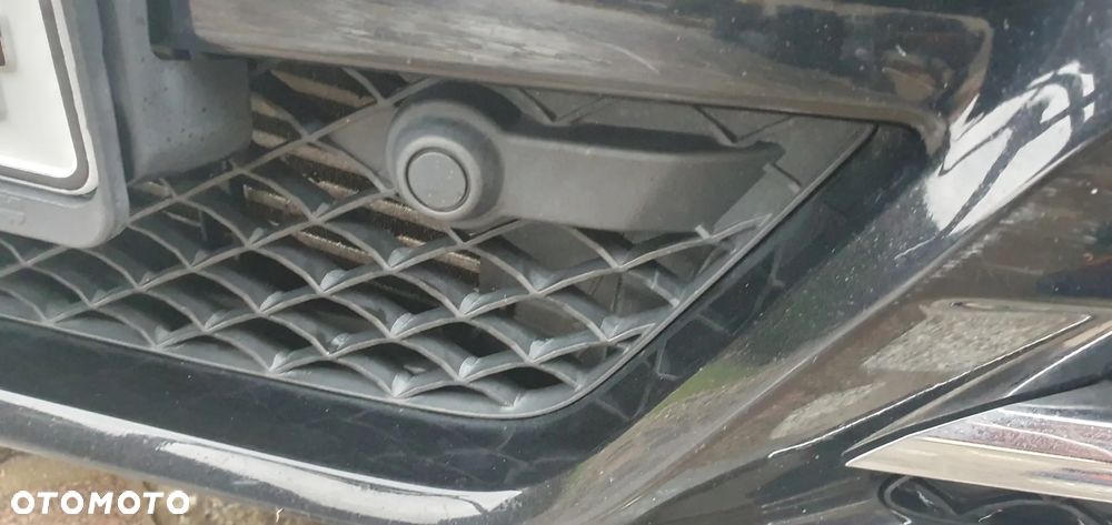 Mercedes-Benz Klasa C 180 CGI Automatik BlueEFFICIENCY Avantgarde - 14