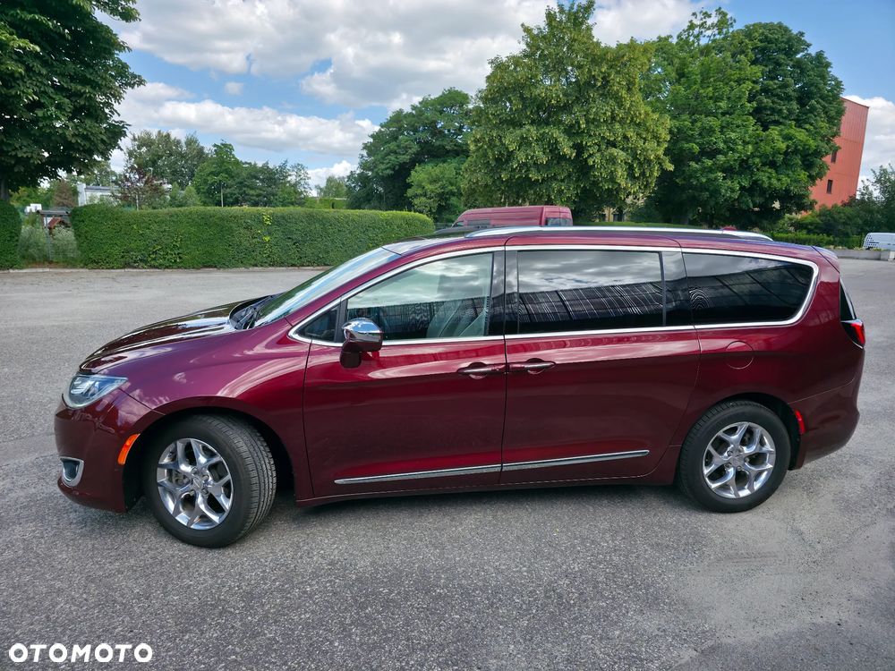 Chrysler Pacifica - 5