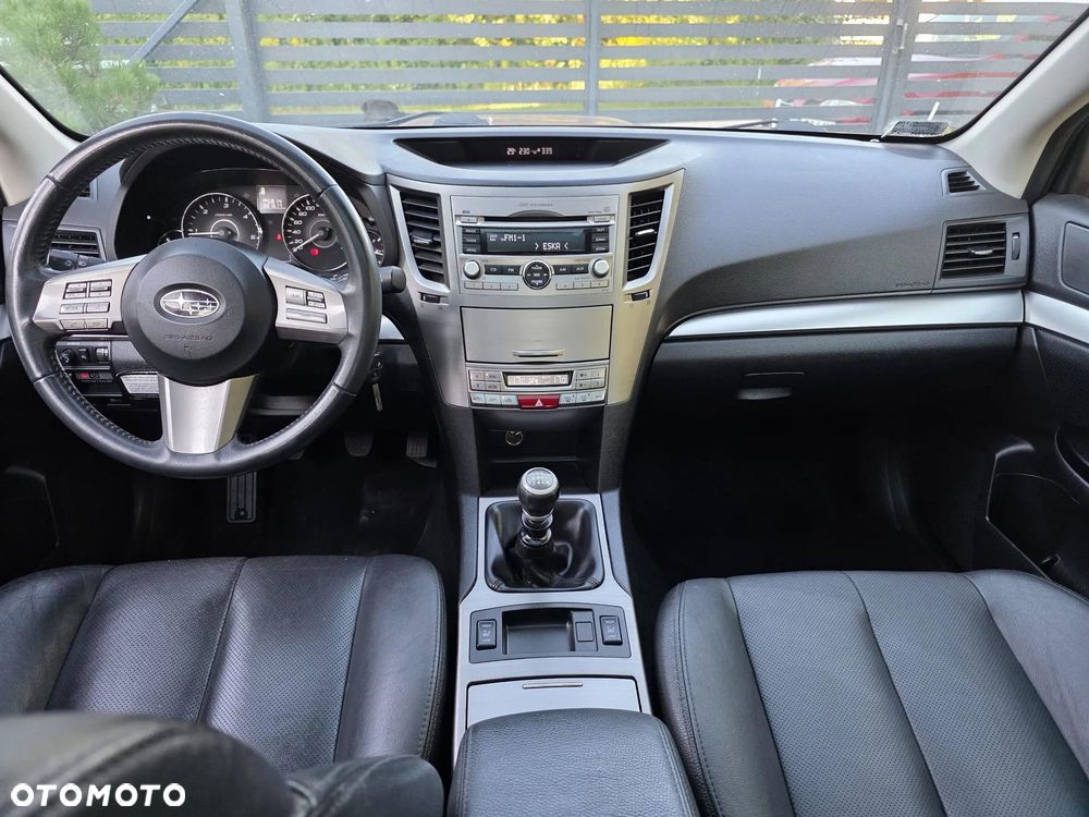 Subaru Outback 2.0D Exclusive - 9