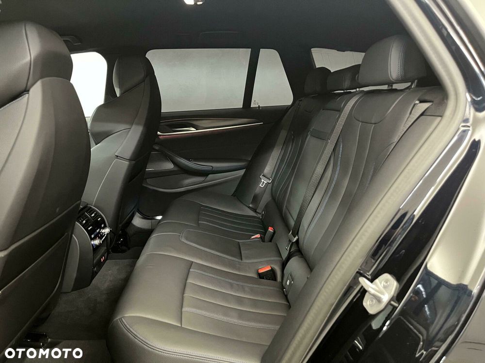 BMW Seria 5 - 32