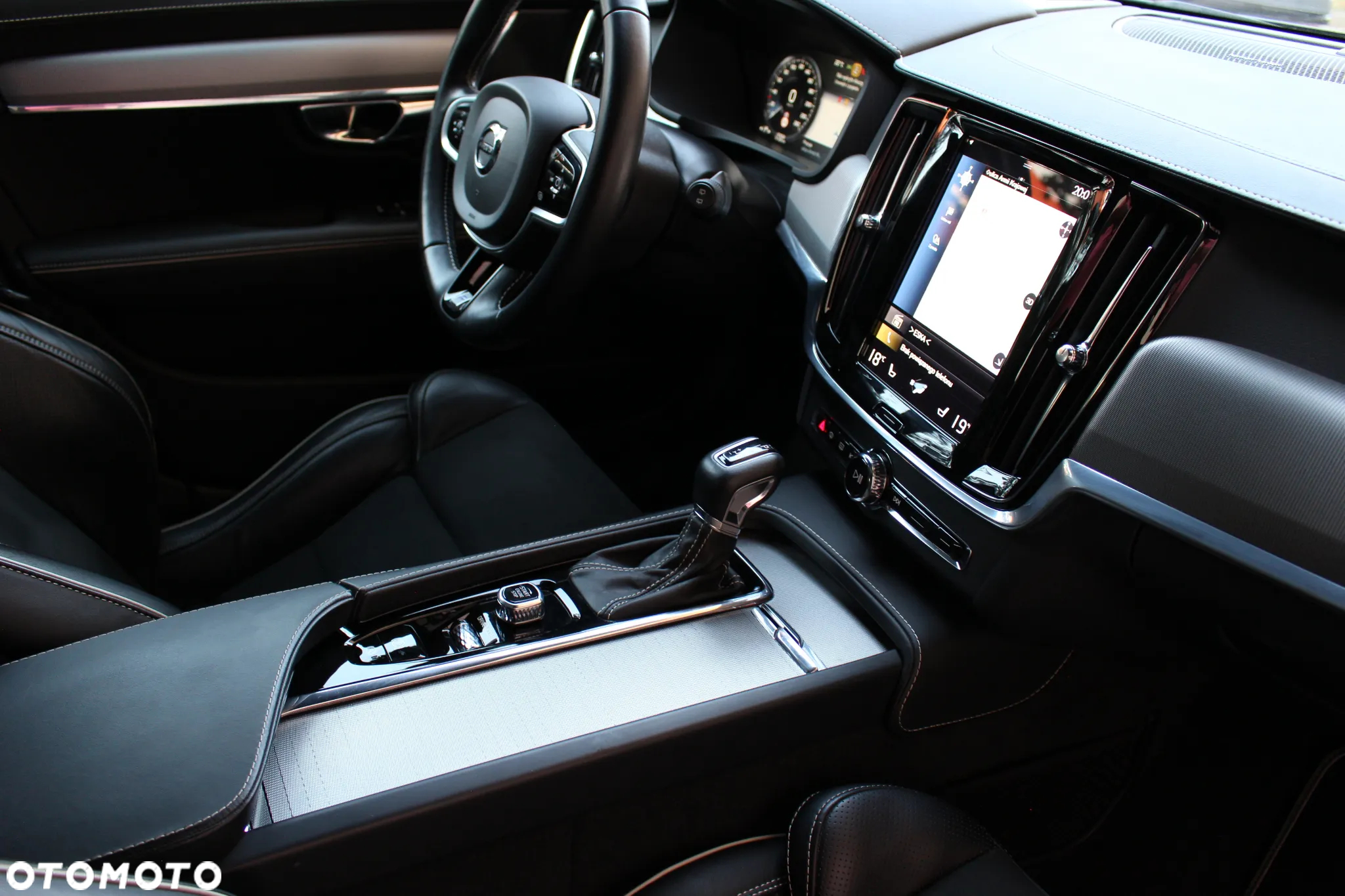 Volvo V90 D4 Geartronic R Design - 18