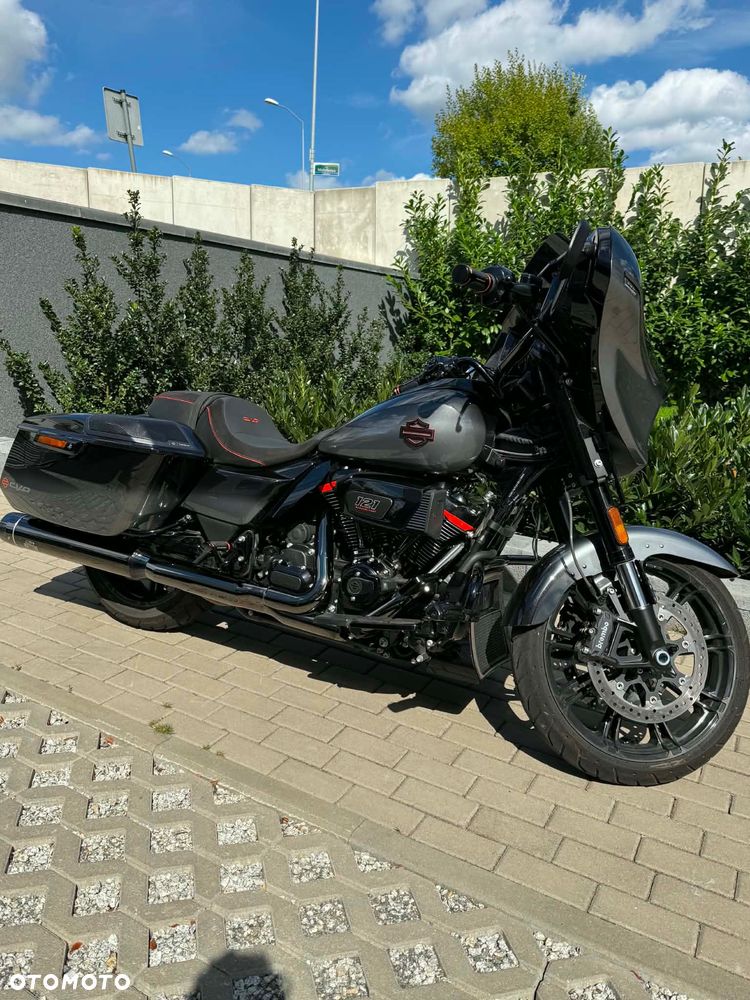 Harley-Davidson CVO Street Glide - 4