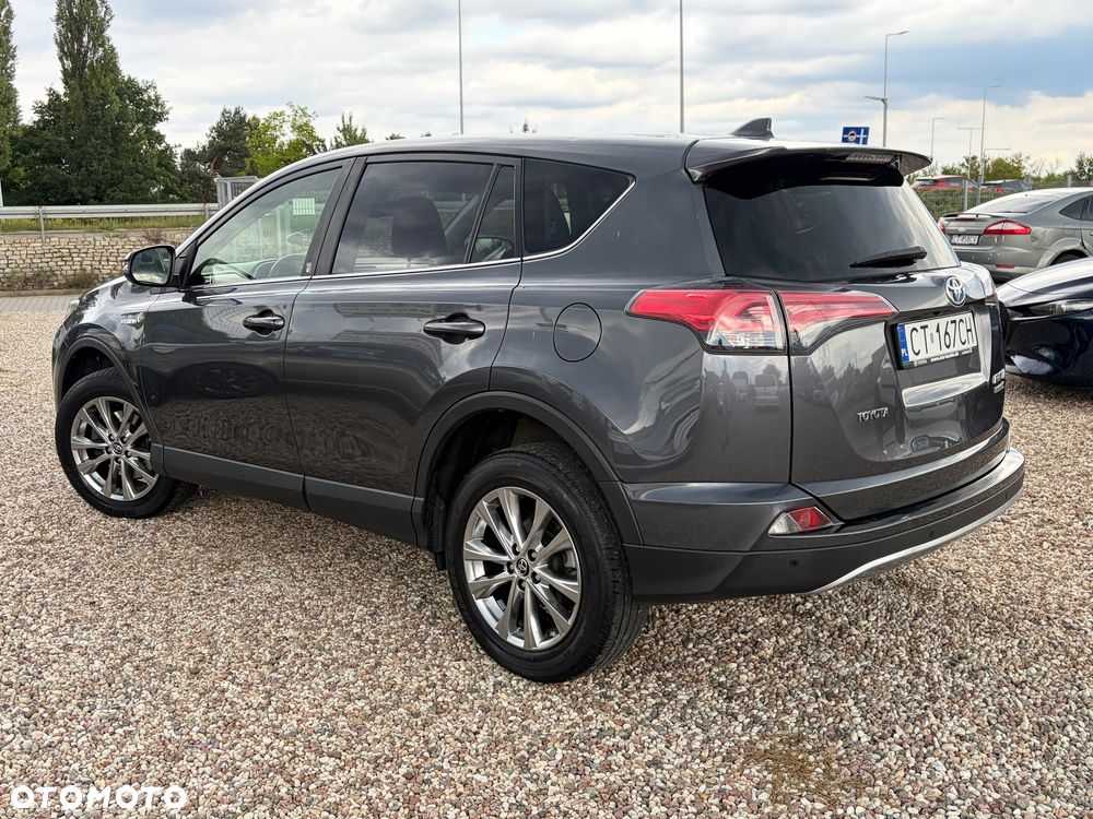 Toyota RAV4 - 6