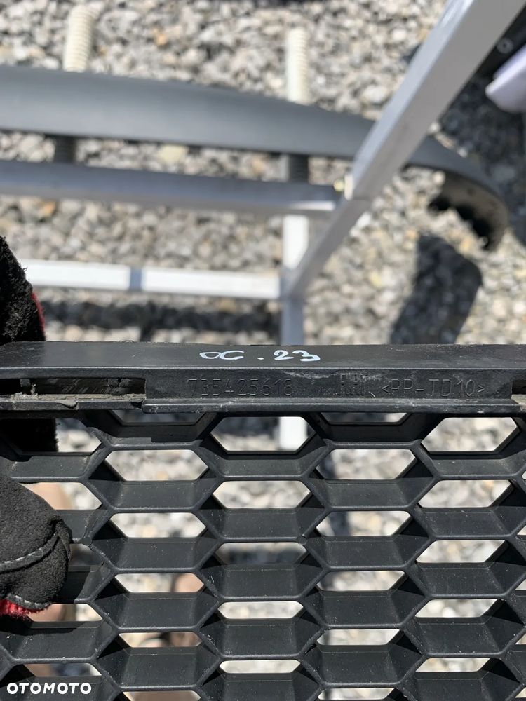 Fiat 500 07-15r Atrapa kratka zderzak - 3