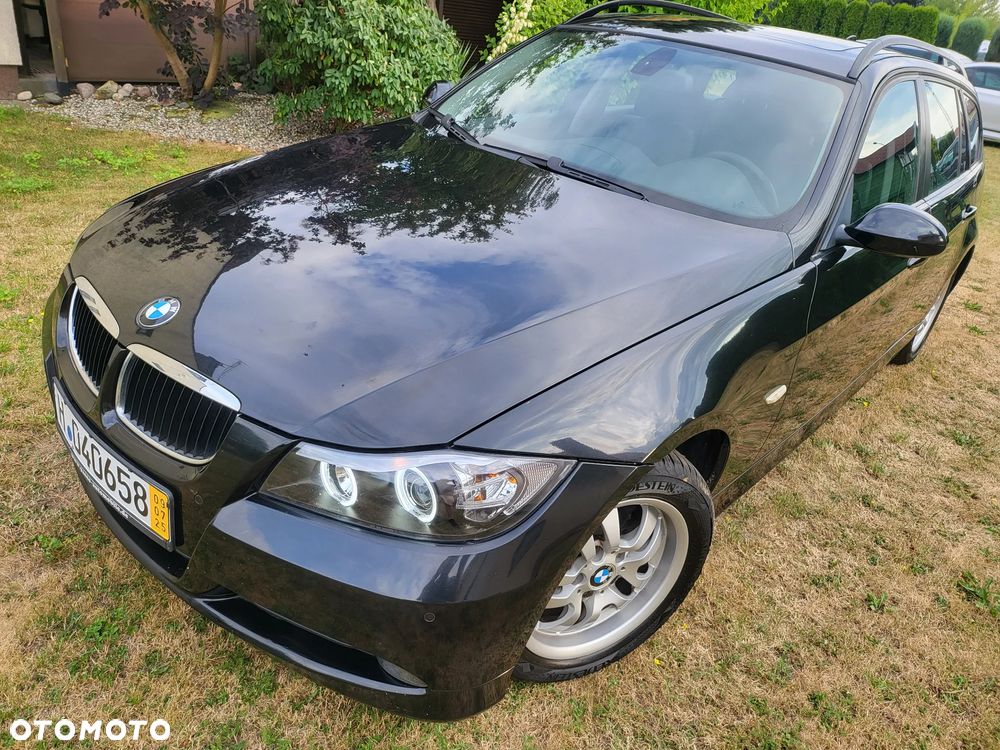 BMW Seria 3 318i Touring - 8