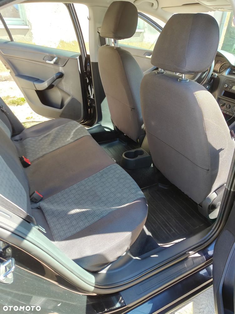 Skoda RAPID 1.2 TSI Active - 14