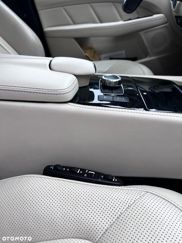 Mercedes-Benz CLS 350 d 4-Matic - 19