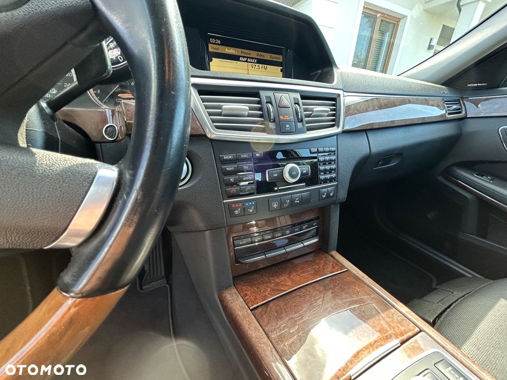 Mercedes-Benz Klasa E 500 4Matic 7G-TRONIC Elegance - 7