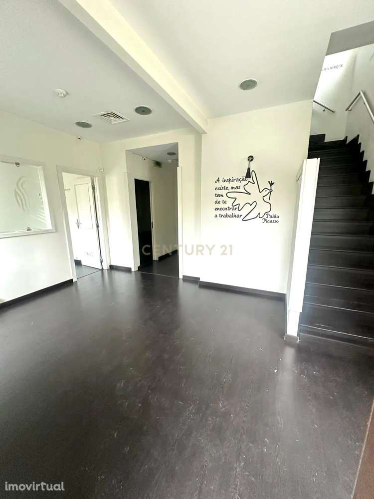 Moradia Independente para Arrendamento | Serviços | Lumiar | Lisboa - Grande imagem: 3/27