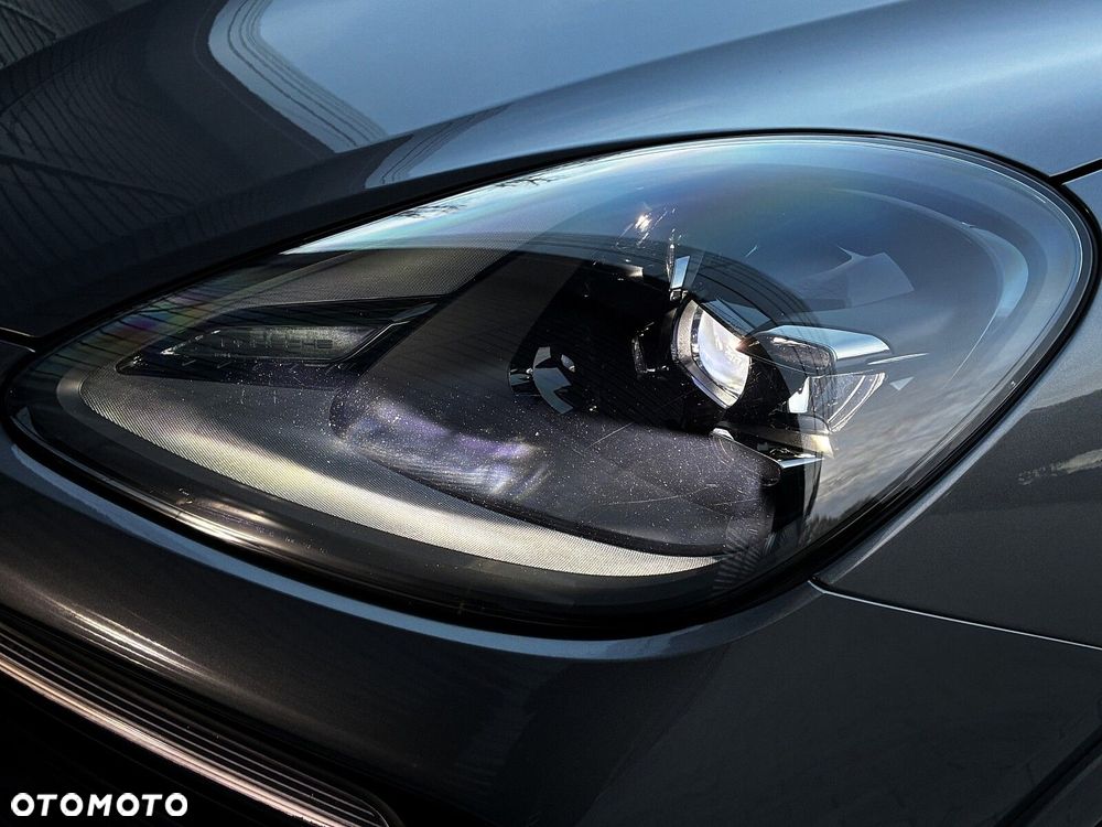 Porsche Cayenne - 10
