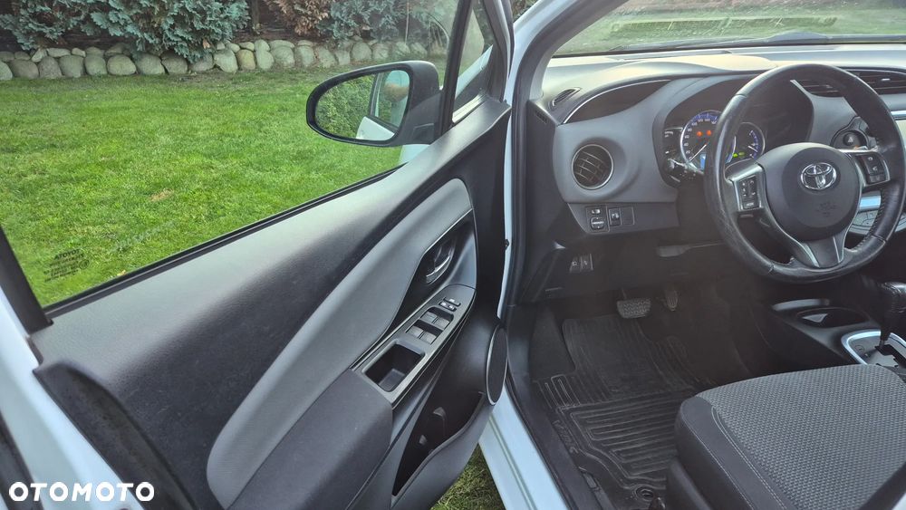 Toyota Yaris - 10