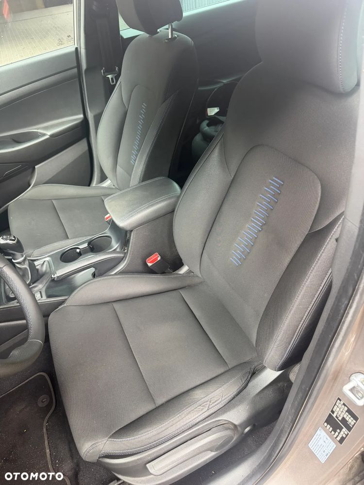 Hyundai Tucson 1.7 CRDI BlueDrive GO 2WD - 18