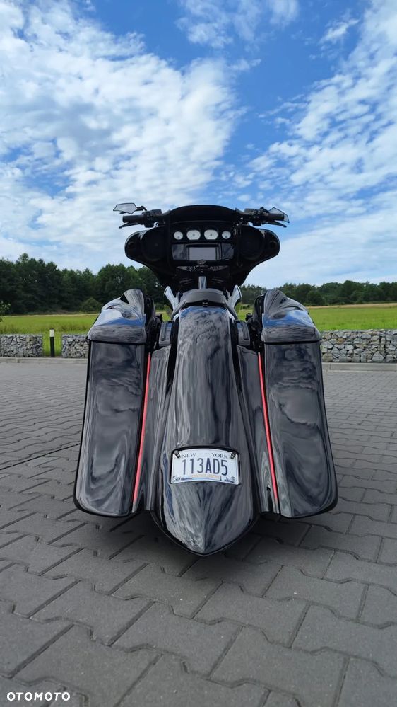 Harley-Davidson Touring Street Glide - 21