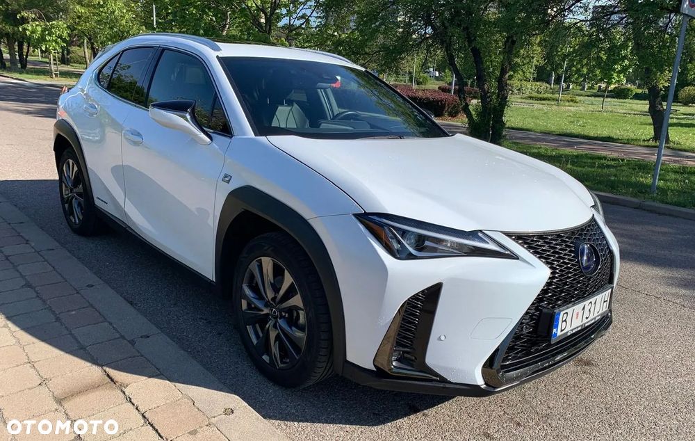 Lexus UX 250h F Sport AWD - 4