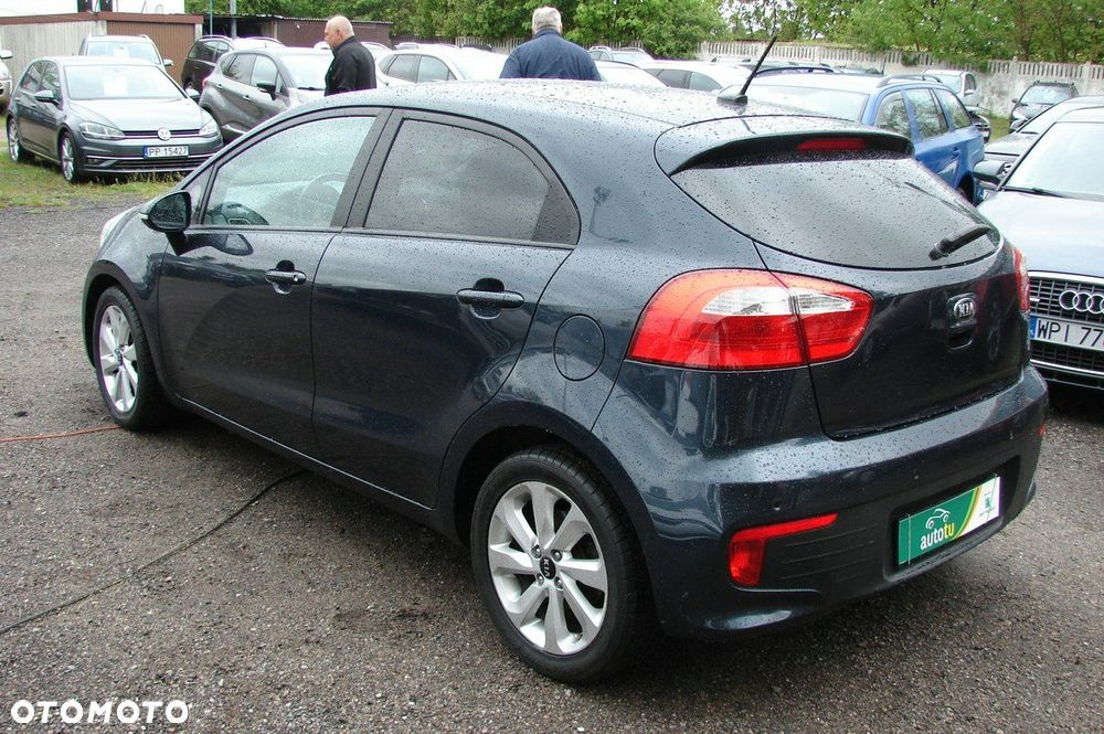 Kia Rio - 4