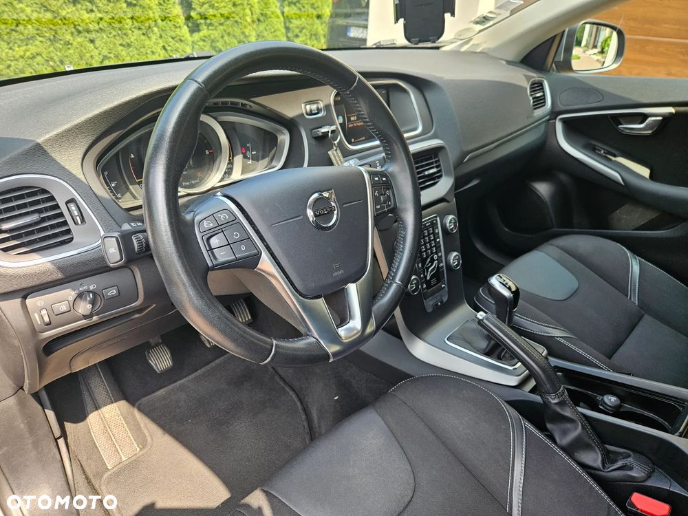 Volvo V40 D2 Momentum - 14
