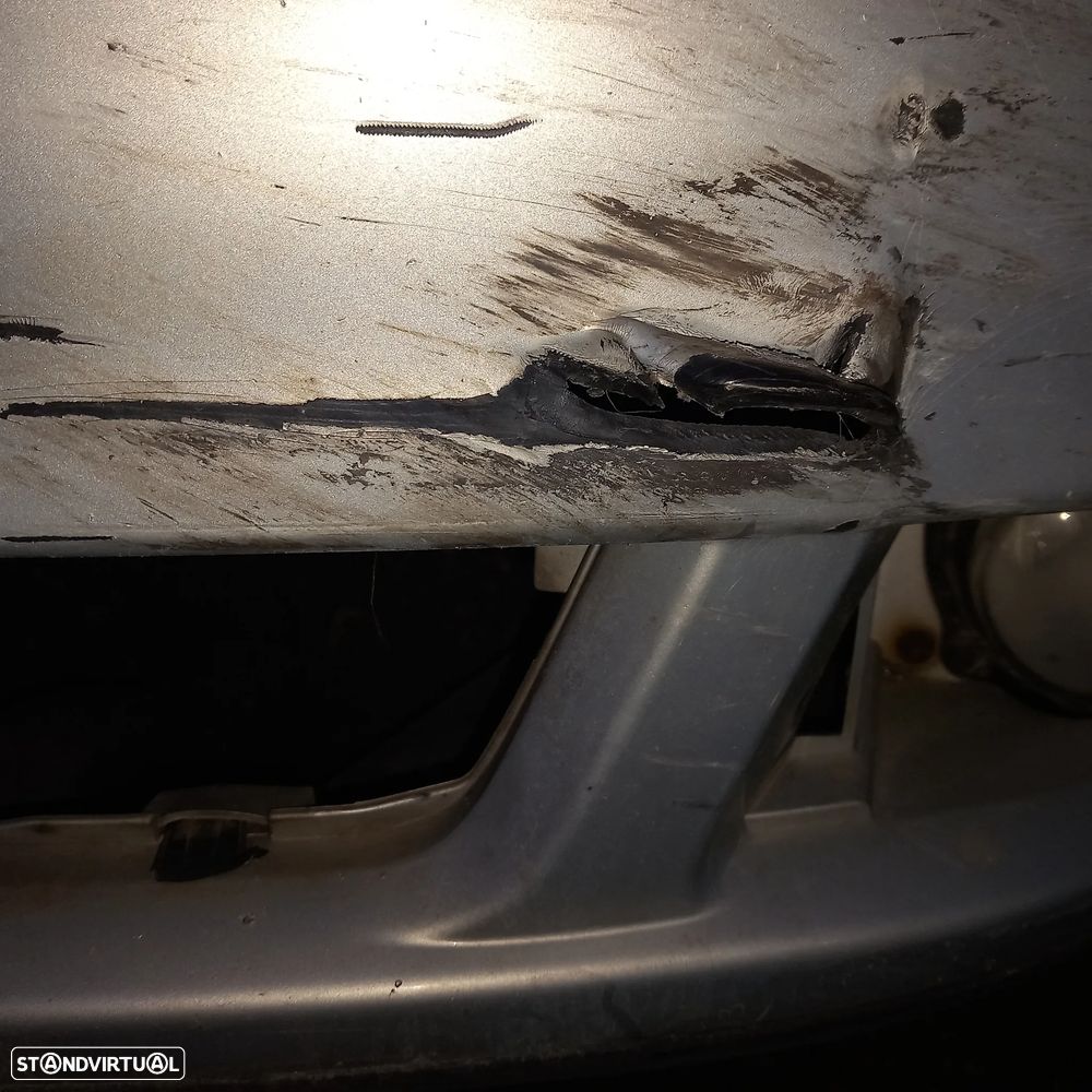Para-choques da frente Ford Galaxy modelo de 2000 a 2006 precisa de reparação - 4