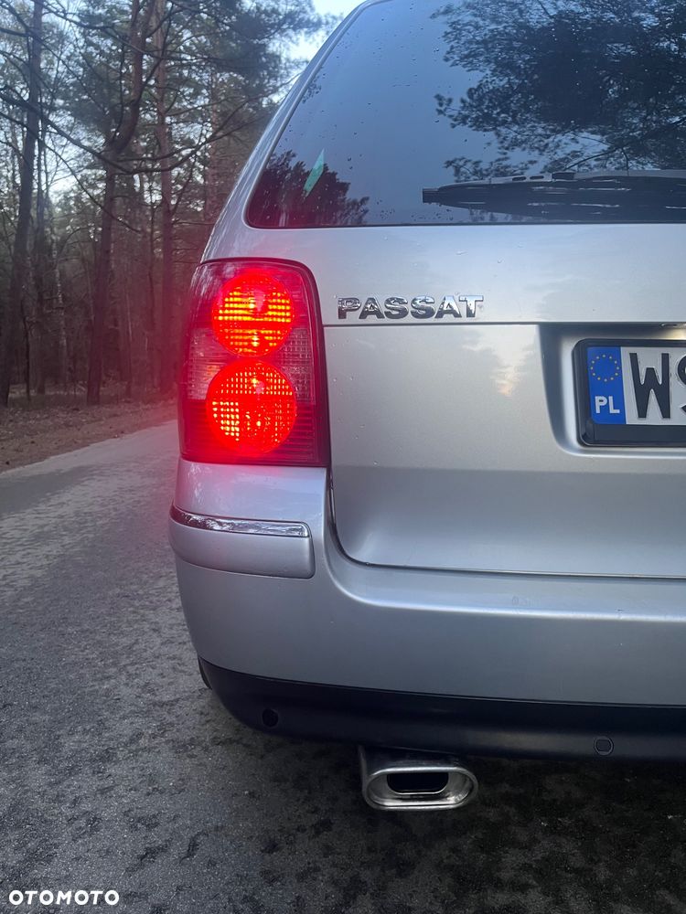 Volkswagen Passat 2.8 V6 4Motion Highline - 3
